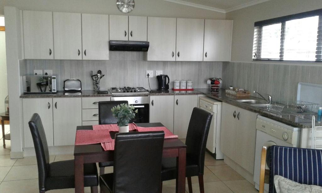 Madiolyn Apartment Jeffreys Bay Exterior photo