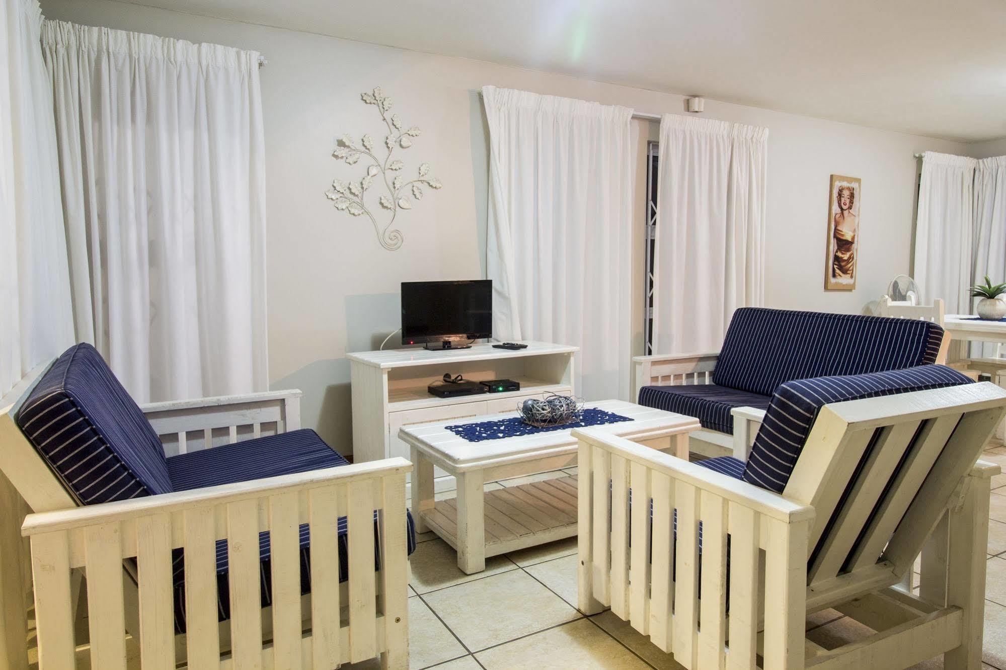 Madiolyn Apartment Jeffreys Bay Exterior photo