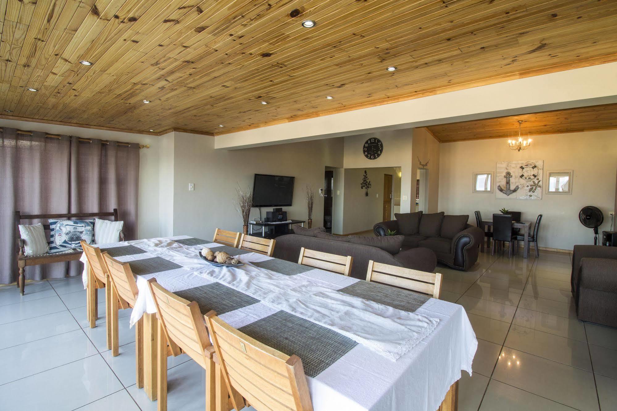 Madiolyn Apartment Jeffreys Bay Exterior photo